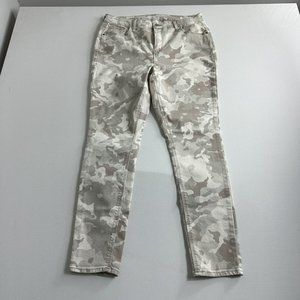 Old Navy Rockstar Super‎ Skinny Pants Women's Size 14 Camouflage High Rise